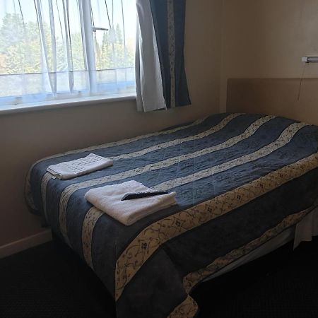 Elmhurst Hotel ريدينج المظهر الخارجي الصورة