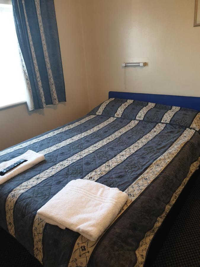 Elmhurst Hotel ريدينج المظهر الخارجي الصورة